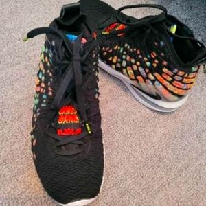 Nike Lebron James Basketball Shoes